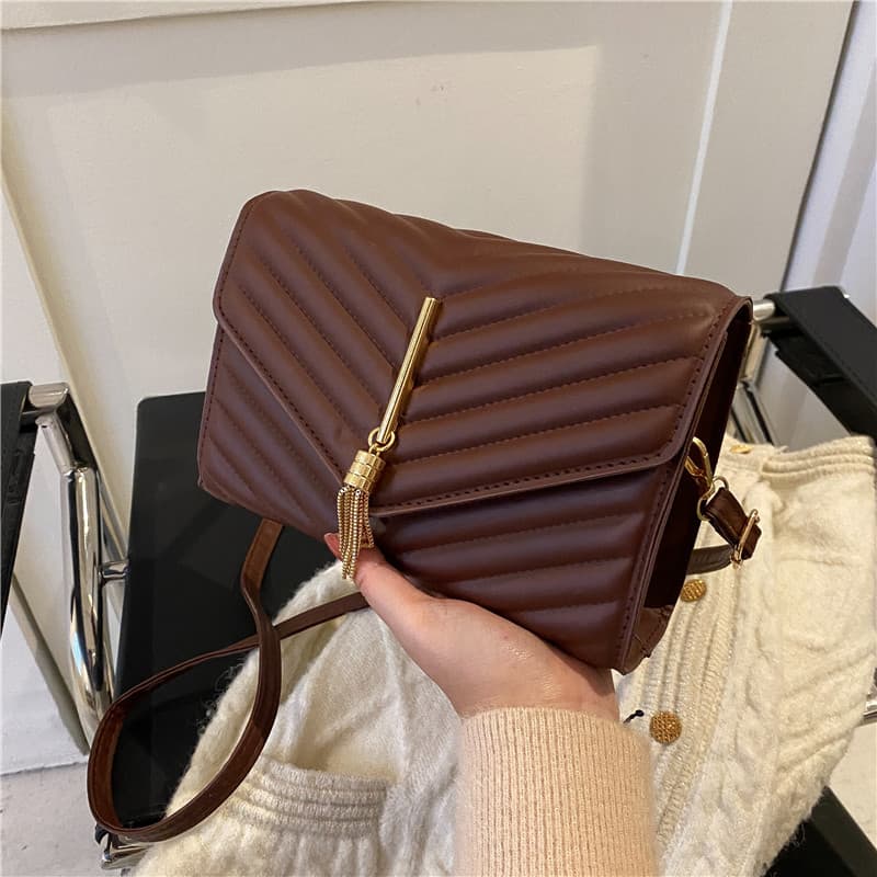 キルティングバッグ クラシック斜めキルト金具付きショルダー