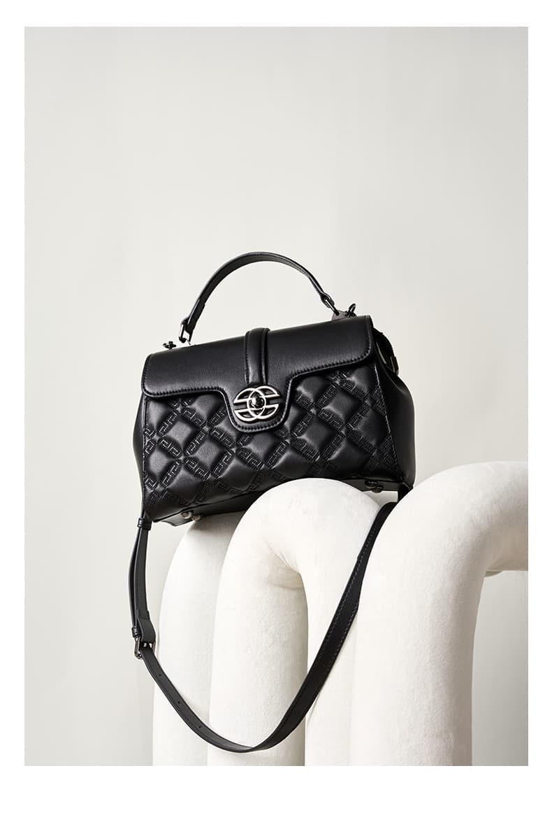 キルティングバッグ モダンキルティング 斜めがけレザーバッグ