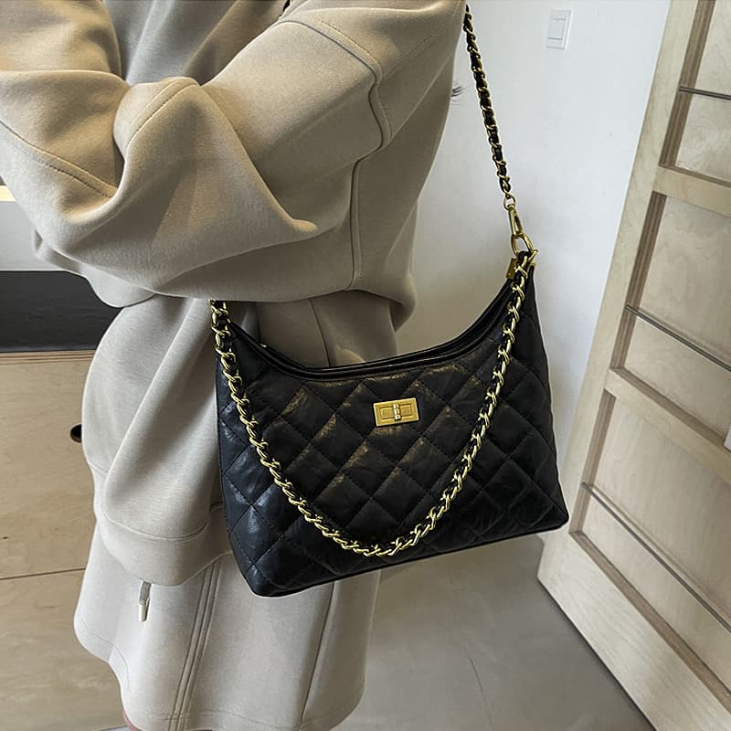 キルティングバッグ キルティングステッチ チェーンショルダーバッグ