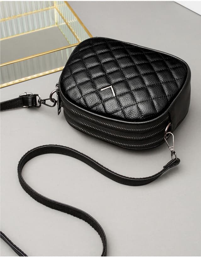 キルティングバッグ 上質レザーキルティングショルダーバッグ