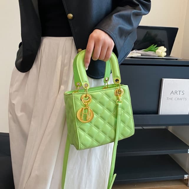 キルティングバッグ 上品キルティング ミニ手提げバッグ