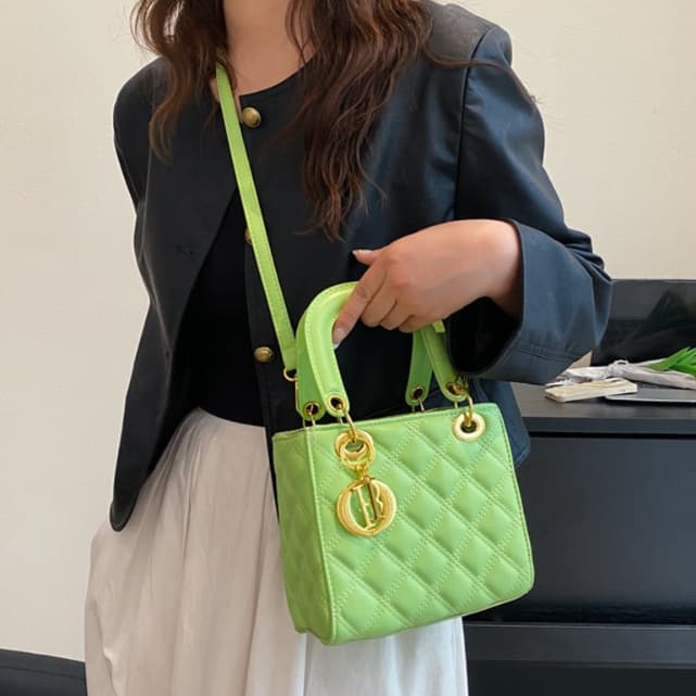 キルティングバッグ 上品キルティング ミニ手提げバッグ