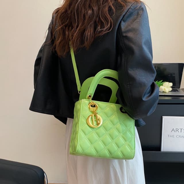 キルティングバッグ 上品キルティング ミニ手提げバッグ
