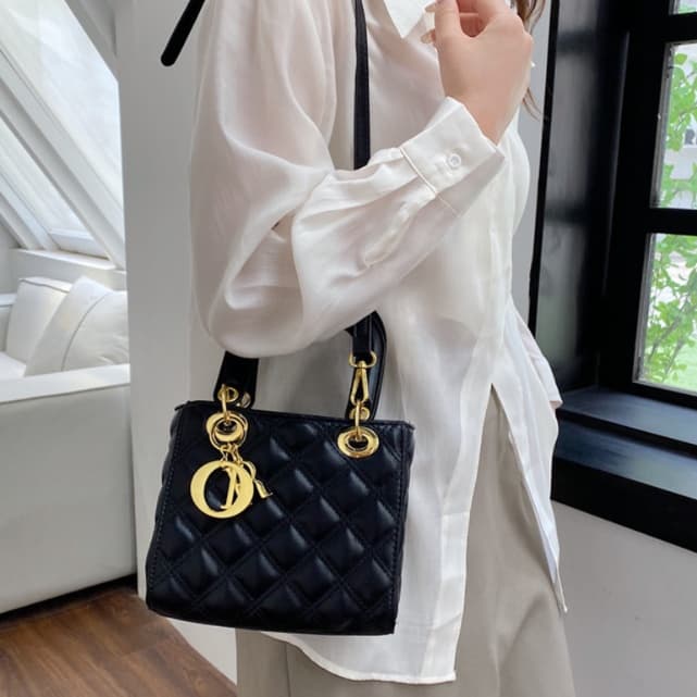 キルティングバッグ 上品キルティング ミニ手提げバッグ