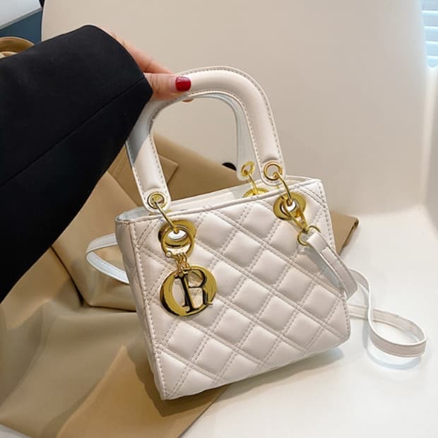 キルティングバッグ 上品キルティング ミニ手提げバッグ