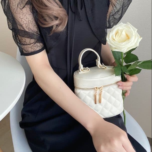 キルティングバッグ ミニ キルティング シリンダー チェーン ポシェット