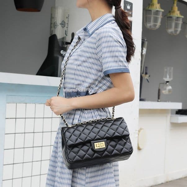 キルティングバッグ キルティングステッチ チェーンショルダー