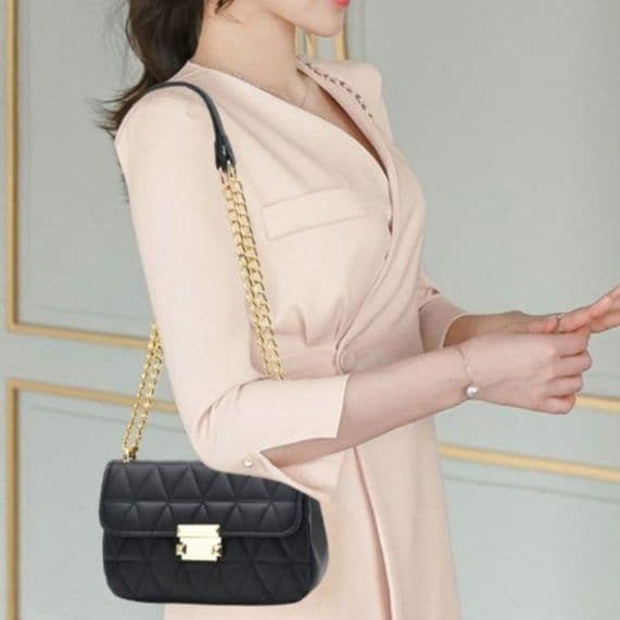 キルティングバッグ エレガント キルティングチェーンウォレット