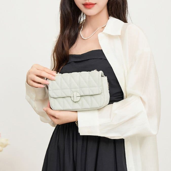 キルティングバッグ 上品キルティングミニショルダー