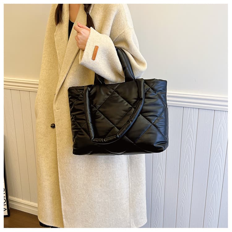 キルティングバッグ ふわふわキルト 大容量トートバッグ