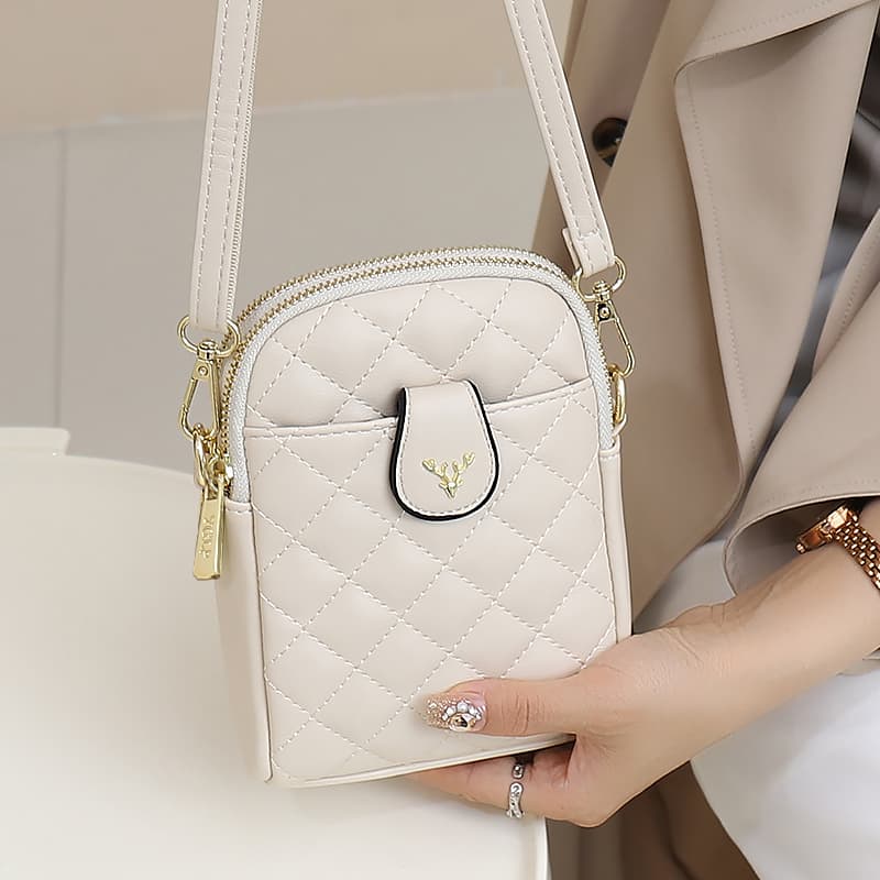 キルティングバッグ 高級感溢れる菱形模様ミニショルダーポーチ