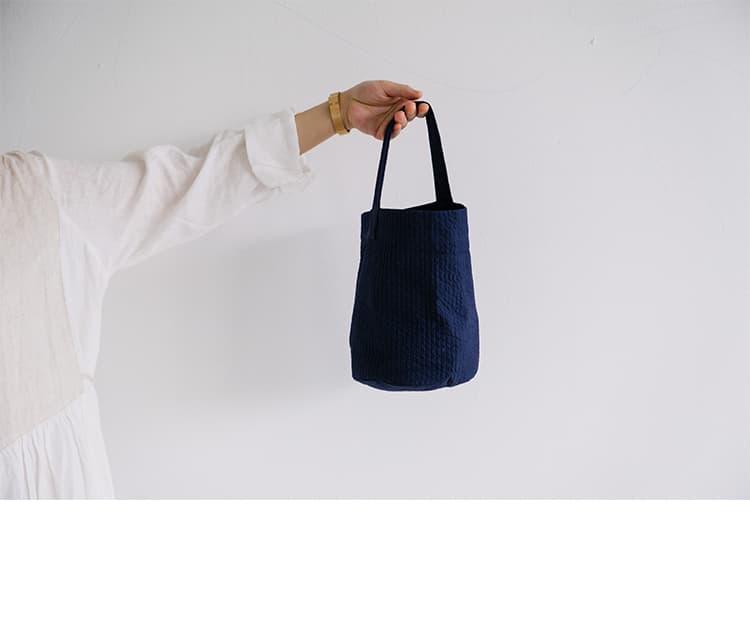 キルティングバッグ 立体縫製のキルト手持ちバッグ