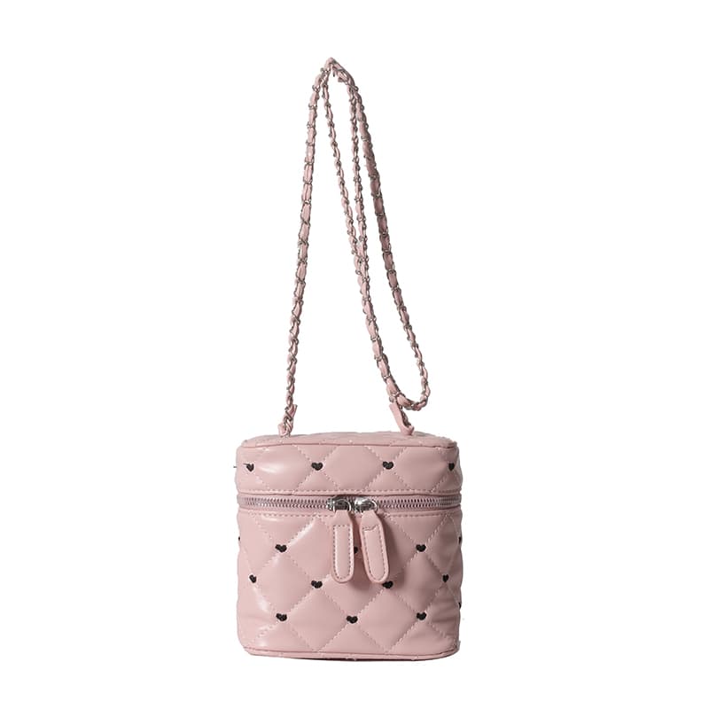 キルティングバッグ ハート刺繍キルティングポシェット