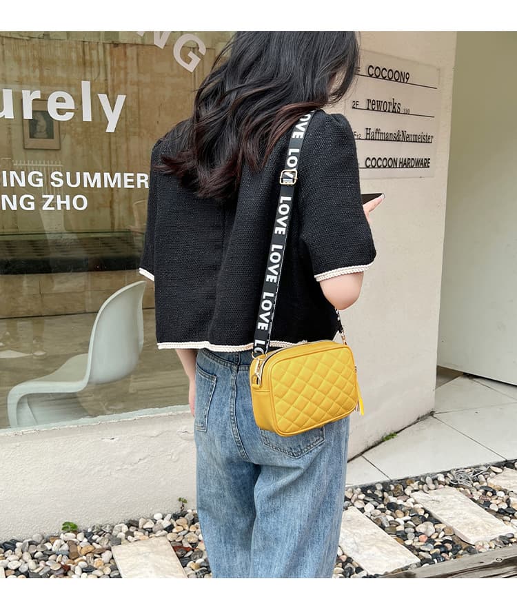 キルティングバッグ ふわもこキルティングレザーポシェット