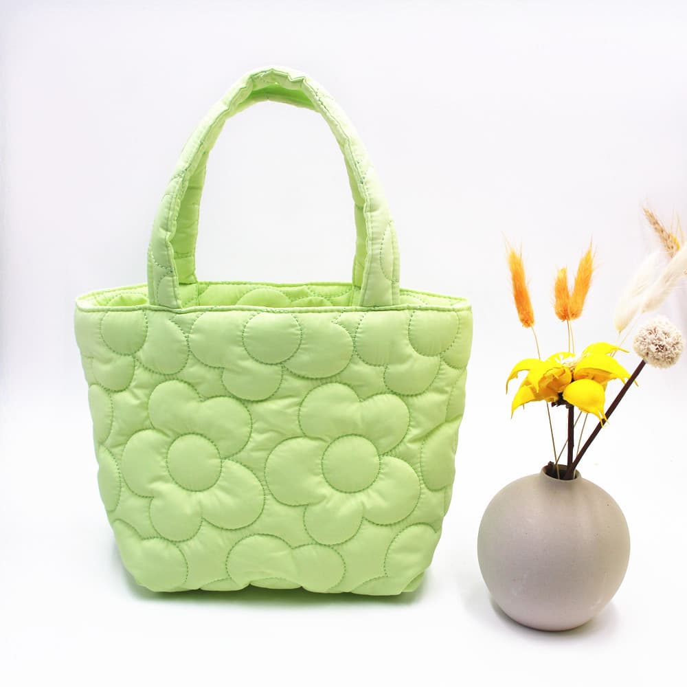 キルティングバッグ 上品花柄キルティングお散歩バッグ