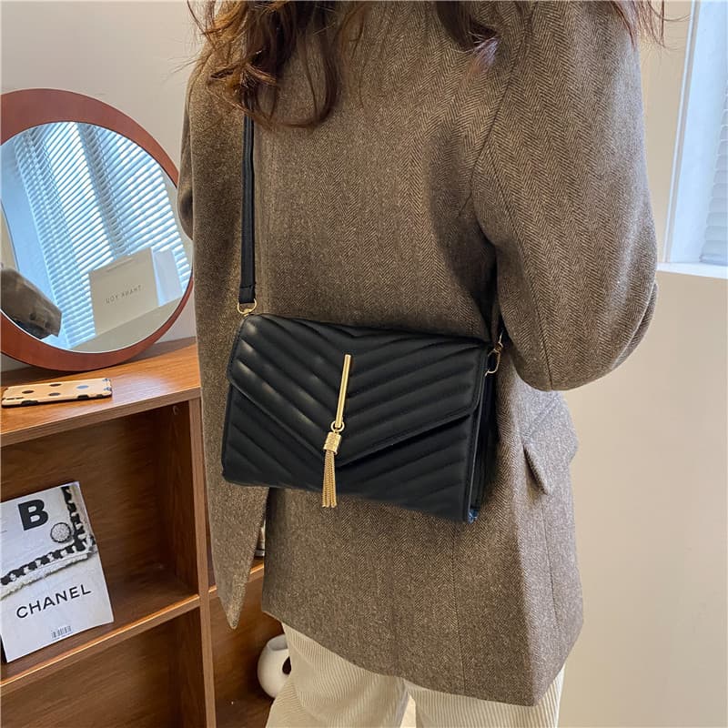 キルティングバッグ クラシック斜めキルト金具付きショルダー