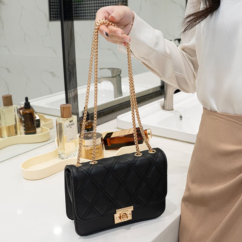 キルティングバッグ シンプル キルティング ショルダーバッグ