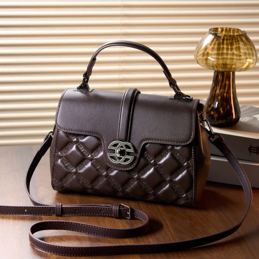 キルティングバッグ モダンキルティング 斜めがけレザーバッグ