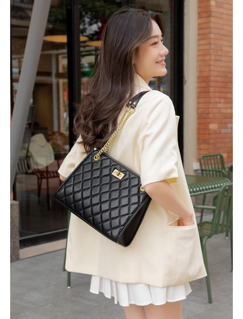 キルティングバッグ キルティング加工 チェーンショルダーバッグ