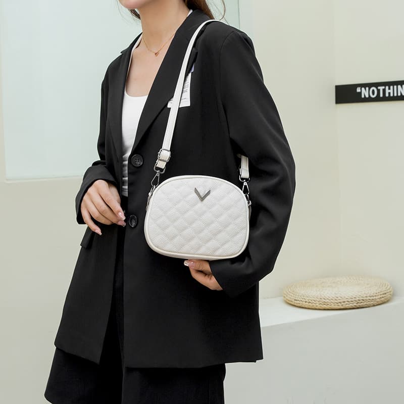 キルティングバッグ 上質レザーキルティングショルダーバッグ