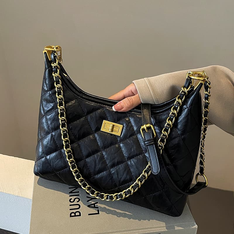 キルティングバッグ キルティングステッチ チェーンショルダーバッグ