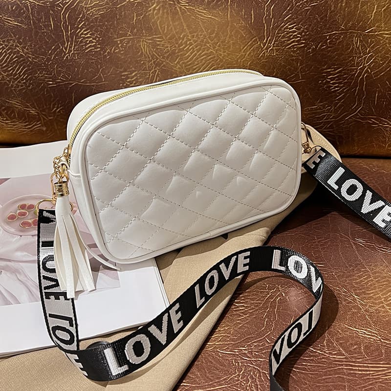 キルティングバッグ ふわもこキルティングレザーポシェット