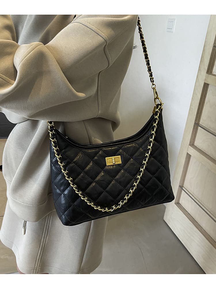 キルティングバッグ キルティングステッチ チェーンショルダーバッグ