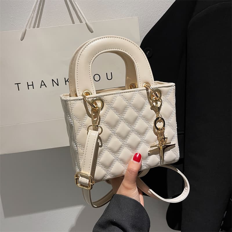 キルティングバッグ キルティング星チャーム付きミニバッグ