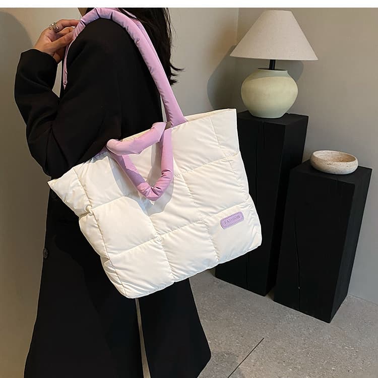 キルティングバッグ ふんわり中綿入りダウン風トートバッグ