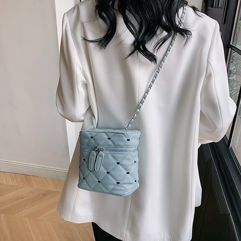 キルティングバッグ ハート刺繍キルティングポシェット