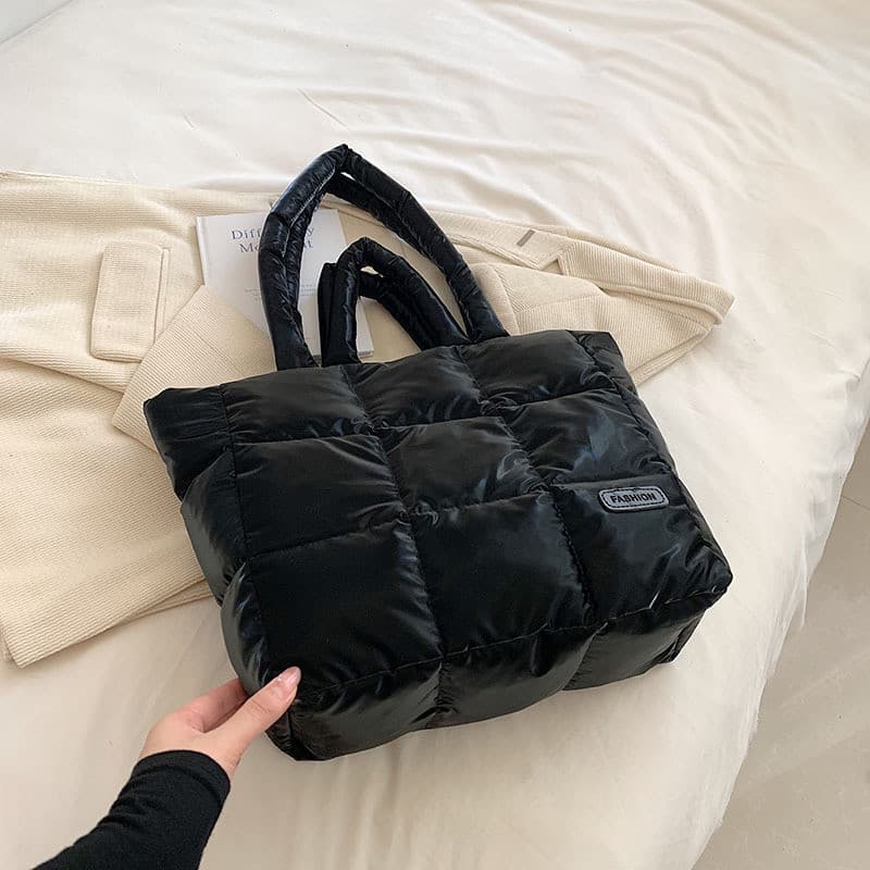 キルティングバッグ ふんわり中綿入りダウン風トートバッグ