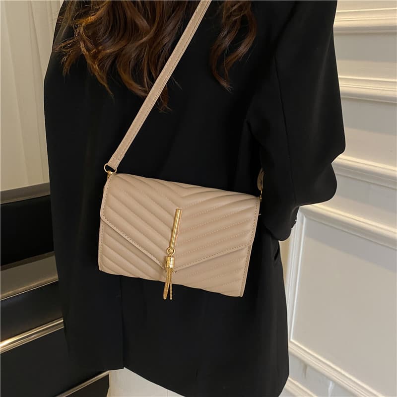 キルティングバッグ クラシック斜めキルト金具付きショルダー