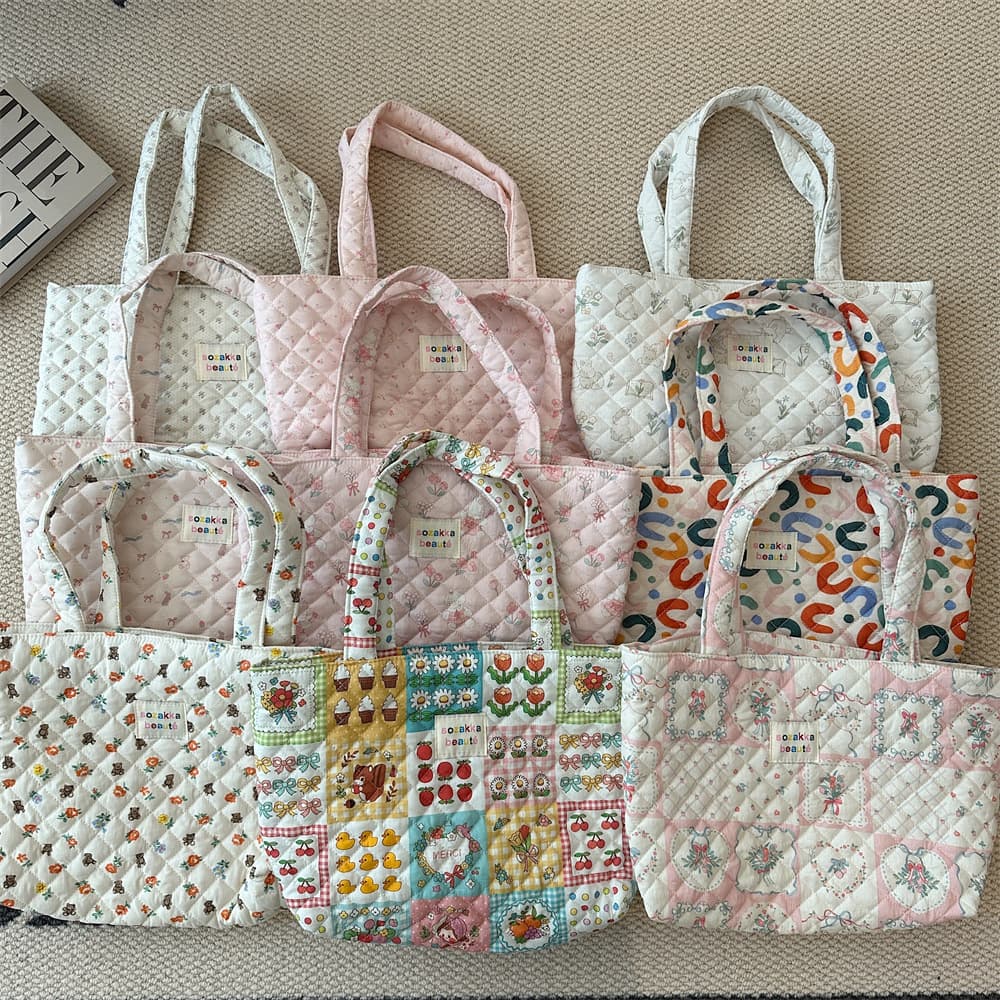 キルティングバッグ 優美な花柄キルティングトートバッグ