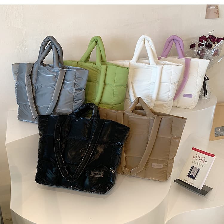 キルティングバッグ ふんわり中綿入りダウン風トートバッグ