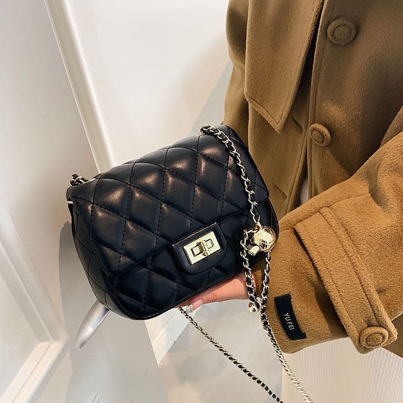 キルティングバッグ エレガントキルティングミニショルダー