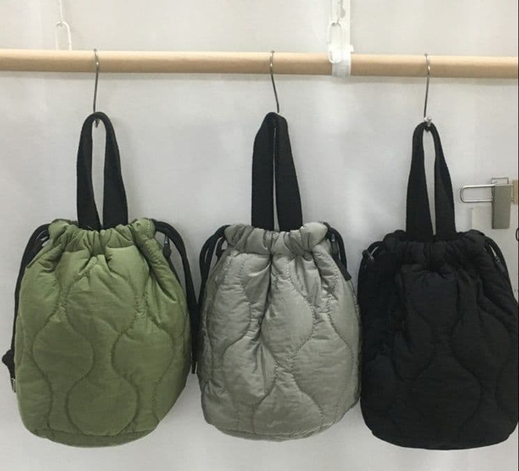 キルティングバッグ ふんわり波模様の巾着トート
