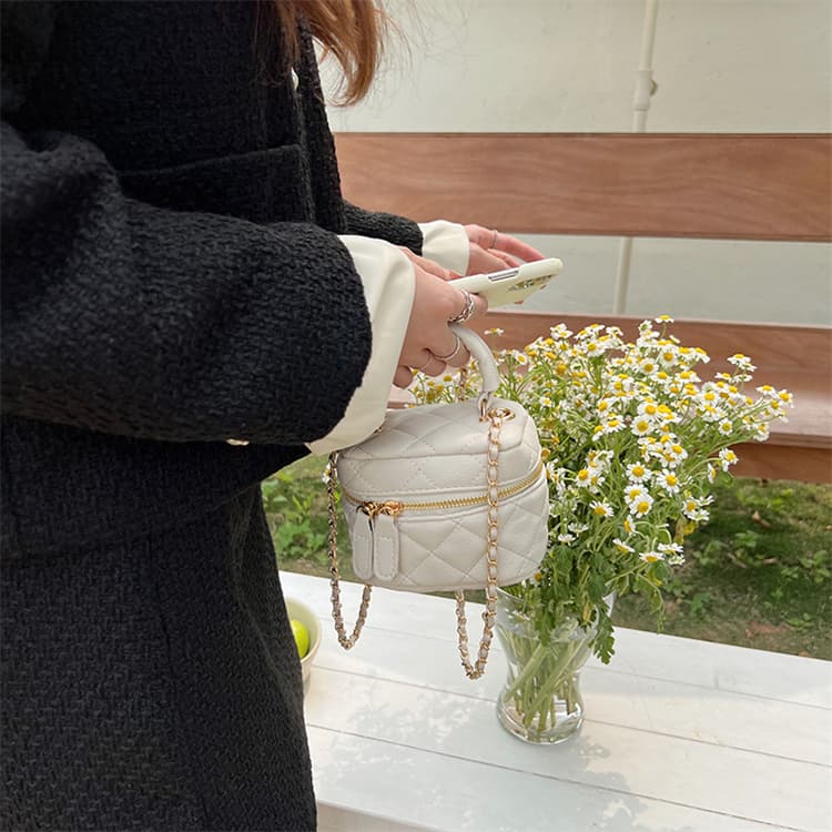 キルティングバッグ 新品キルティングミニバッグ菱格チェーンバッグ斜めがけ手提げ